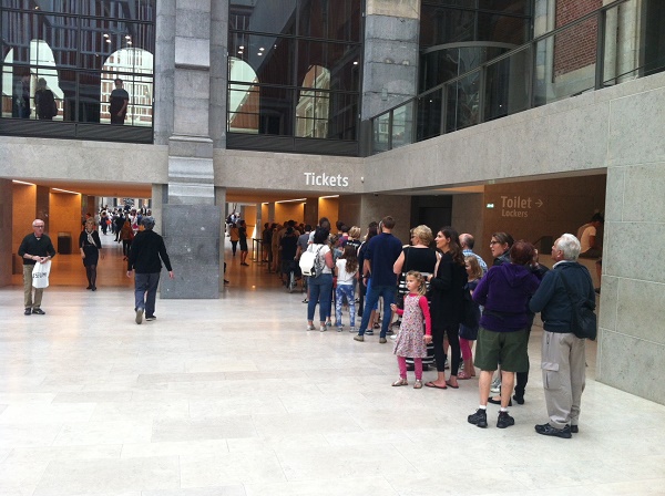 Билеты в Rijksmuseum лучше купить заранее и онлайн