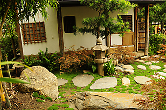 Дворик чайного дома в Киото, Япония (Код изображения: 14045)