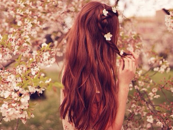 девушка-весна, идет весна, красивый весенний пейзаж, цветущее дерево, парк