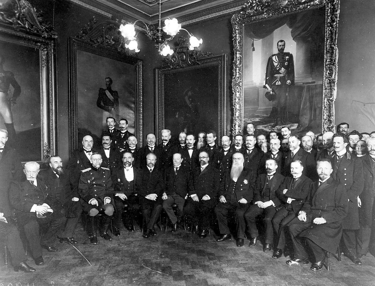 16. Группа во главе с сенатором 1-го департамента Михаилом Петровичем Севастьяновым. 1912
