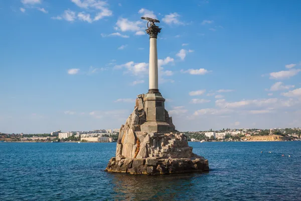 Памятник затопленным кораблям в Севастополе — стоковое фото