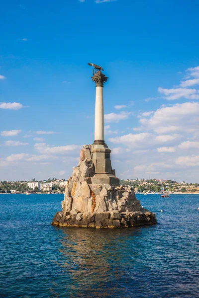 Памятник затопленным кораблей в Севастополе — стоковое фото