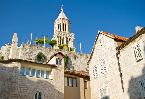 Колокольня собора святого Домния в Сплите, Хорватия — стоковое фото