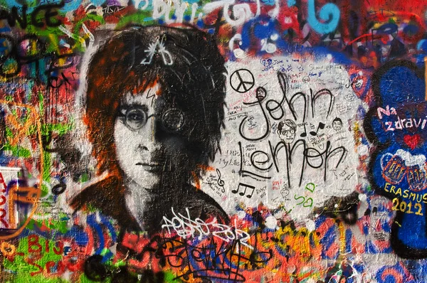 Стена Леннона в Праге — стоковое фото