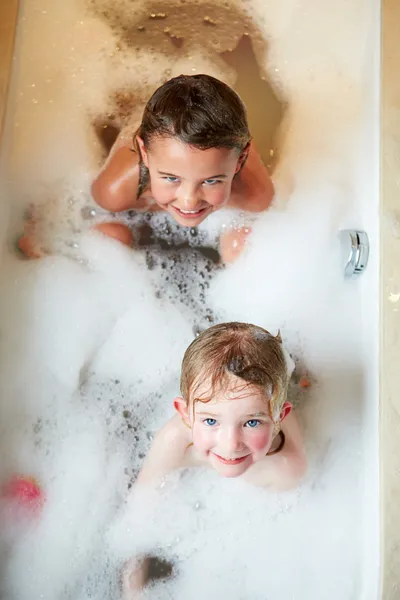 Две девушки в бане — стоковое фото