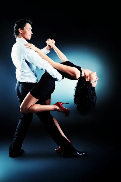 Латинские танцоры — стоковое фото