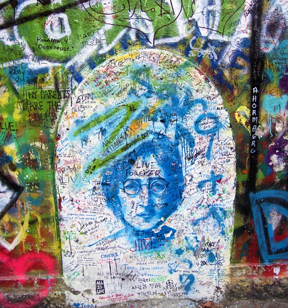 Джон Леннон граффити — стоковое фото