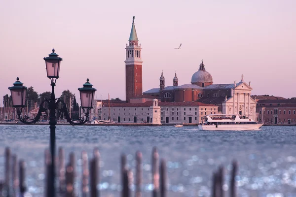 Сцена канал Венеции в Италии — стоковое фото