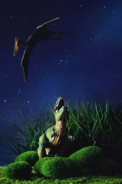 Тиранозавр, борьба с доисторических летящей птицы — стоковое фото