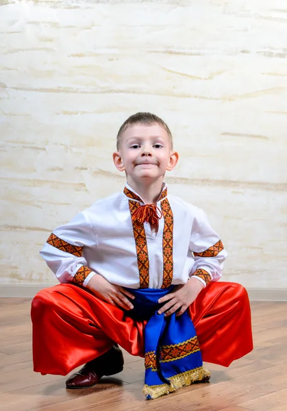 Украинских детей, традиционный танец — стоковое фото
