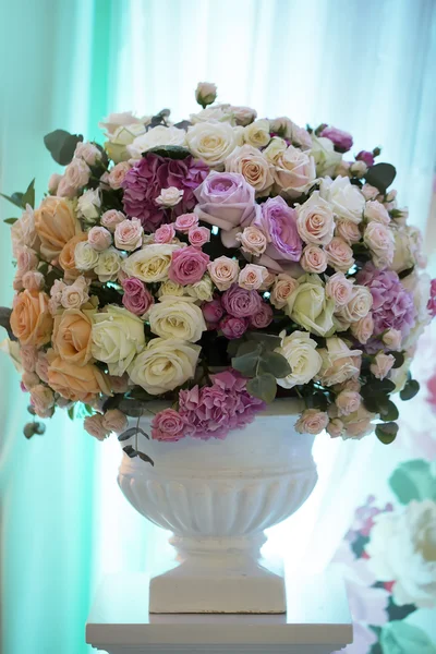 Свадебный букет цветов — стоковое фото