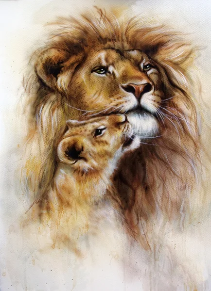 Величественные Лев мужчина с золотой гривой любить и ее ребенок детеныш — стоковое фото