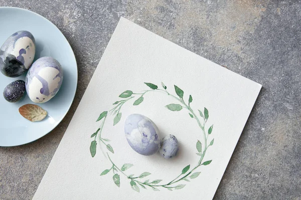 Пасхальные яйца на акварельный рисунок — стоковое фото