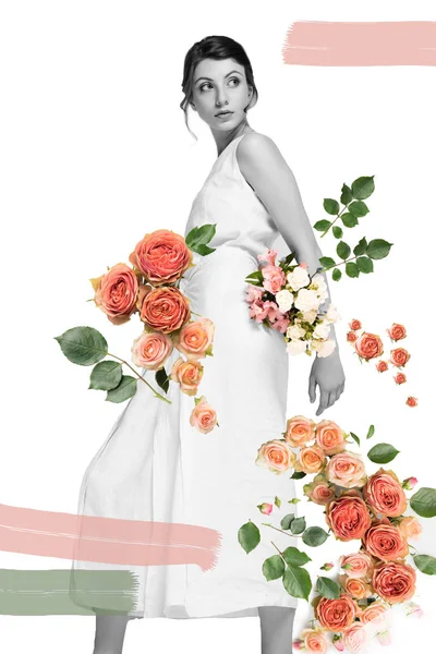 Девушка в белом платье с цветами — стоковое фото