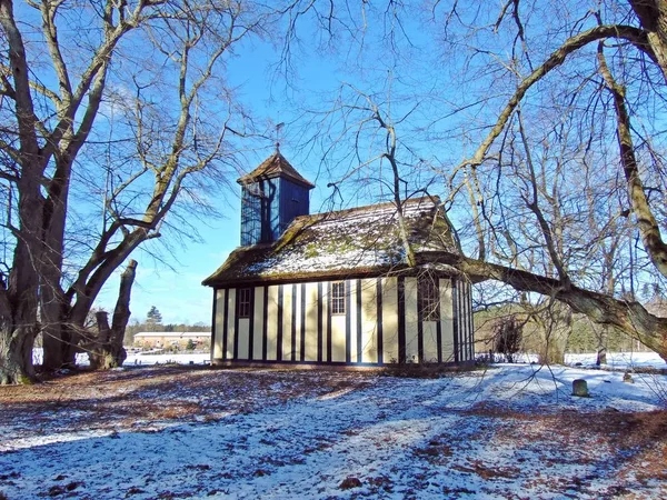 Голубая Церковь Лесу — стоковое фото