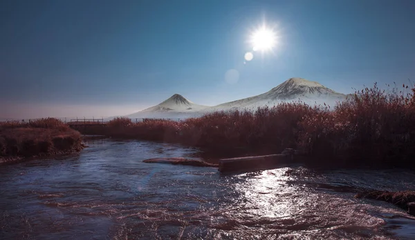 Гора Арарат Отражается Озере Природа — стоковое фото