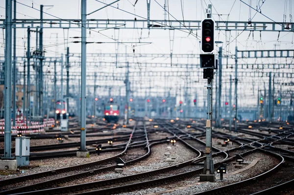 Железнодорожные линии на главной станции zuerich — стоковое фото