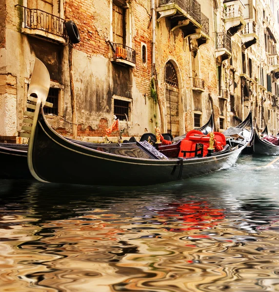 Традиционная Венеция gandola поездка — стоковое фото