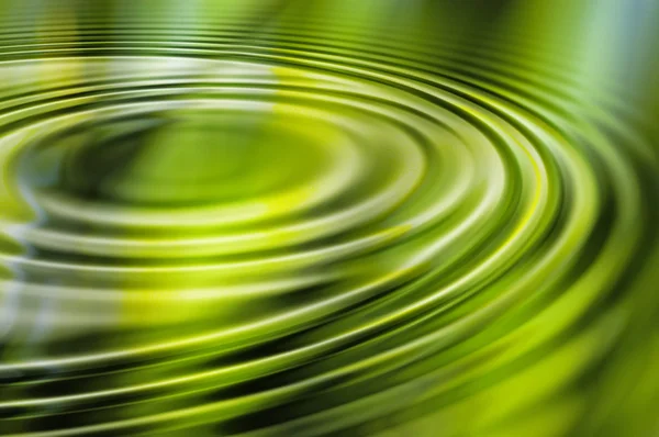 Зеленые воды рябь — стоковое фото
