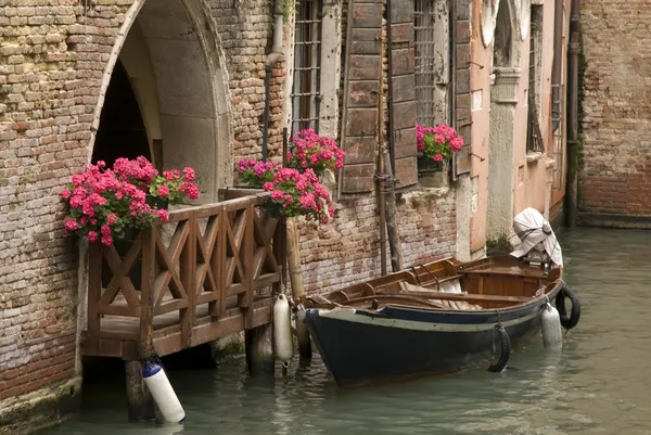 Балкон в Венеции, Италия — стоковое фото