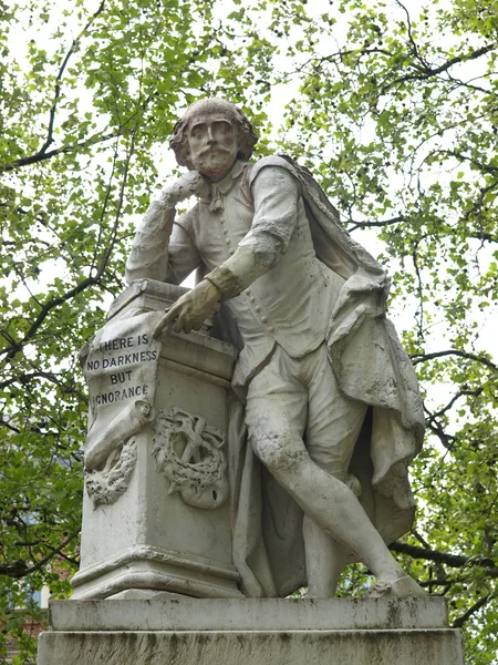 Статуя Шекспира — стоковое фото