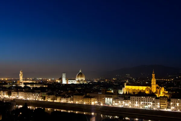 Ночная сцена из Флоренции, Италия — стоковое фото