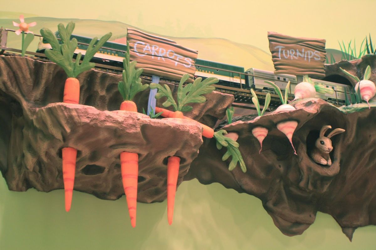 Декоративная грядка с морковкой в детском стоматологическом кабинете