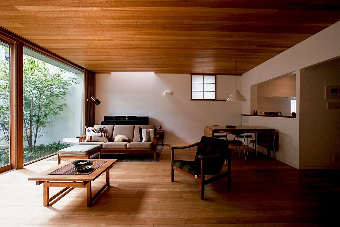 Превалирующим материалом в оформлении интерьера в японском стиле несомненно должно стать дерево