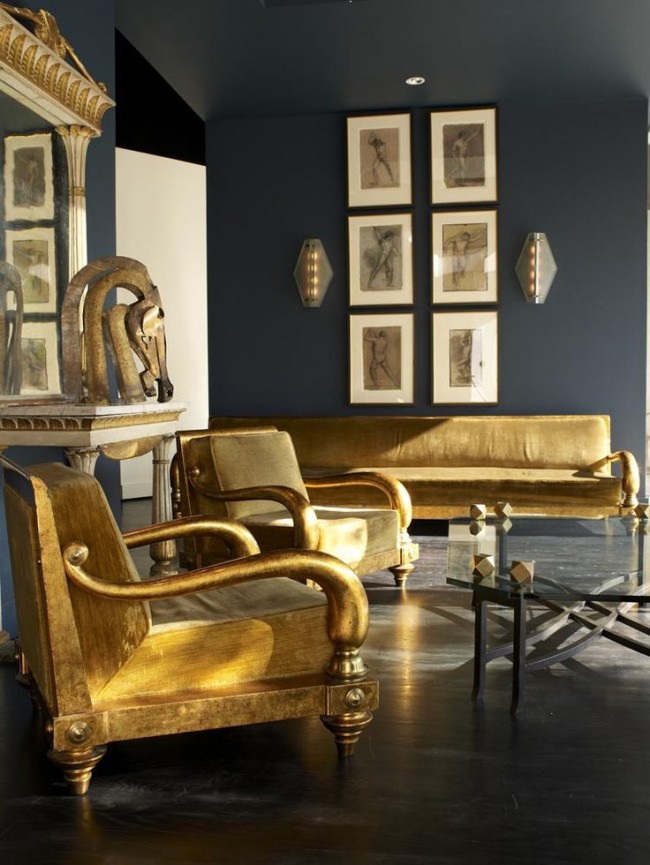 Золотая мебель и предметы интерьера подобного дизайна является атрибутами египетского стиля