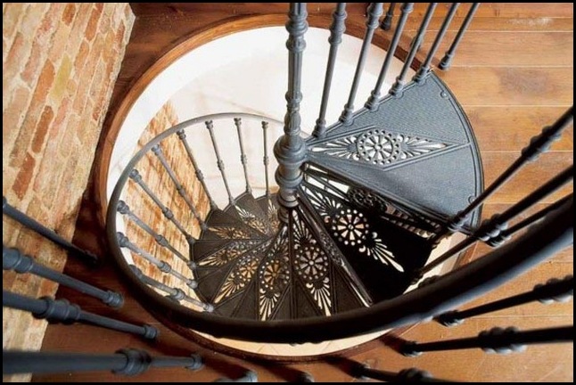 Винтовые лестницы – большая подборка фотографий