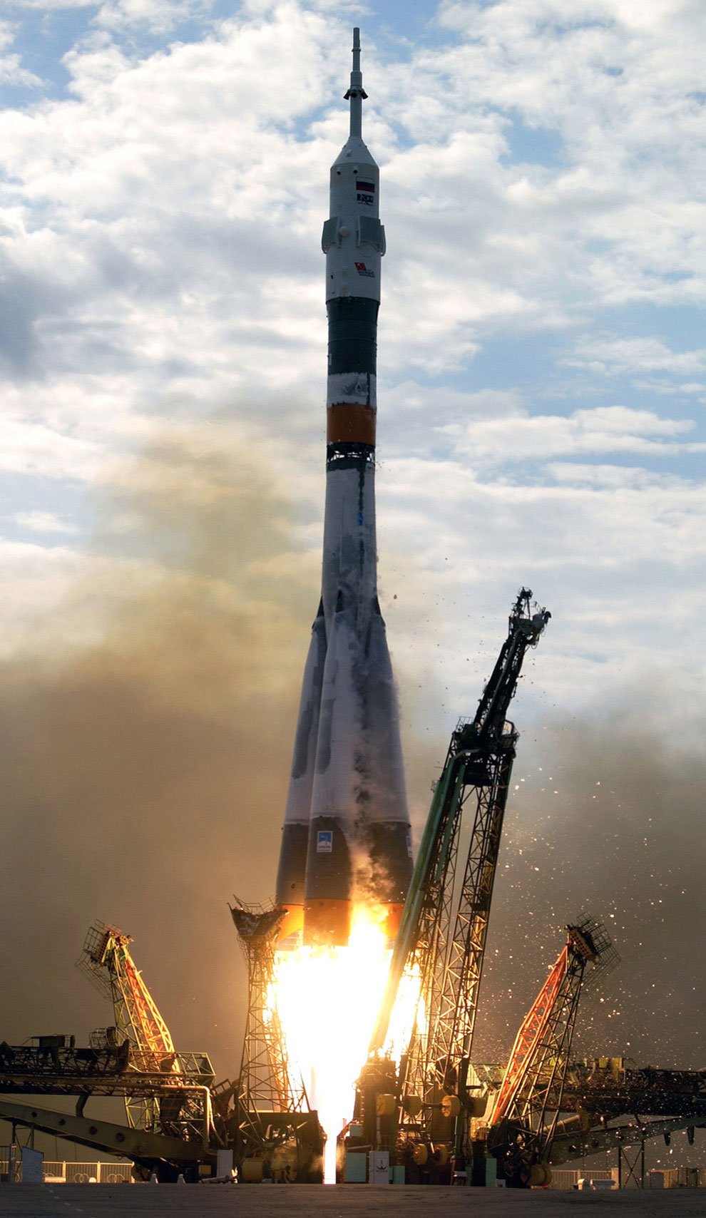Союз ТМА-2 старт нас космодрома Байконур, фото