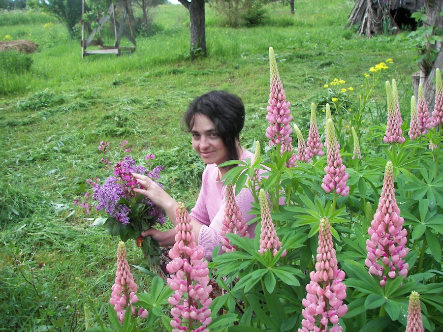Среди цветов, Цурина Ольга