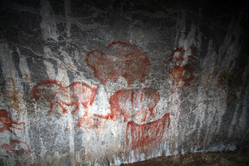 Капова пещера, копии наскальных рисунков