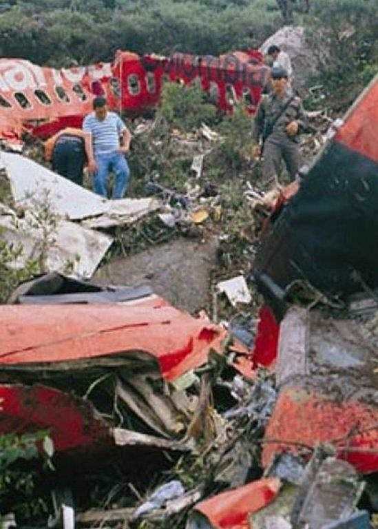 Обломки Boeing 727. Взорван по приказу Эскабара