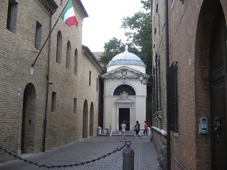 Гробница Данте, Равенна