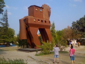 Троянский конь - современный крупноразмерный макет