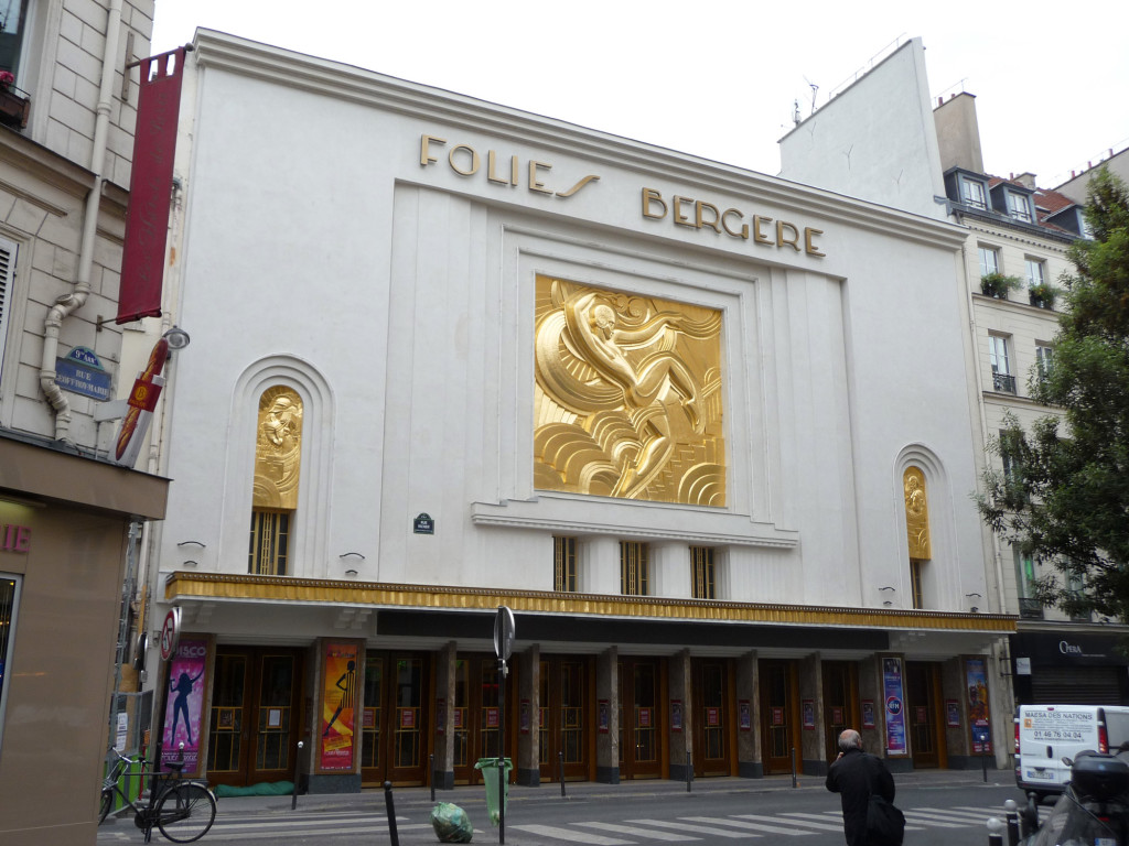 Folies_Bergere_after_renovatation_of_facade_2013