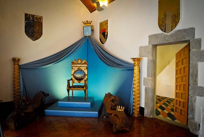 Музей Сальвадора Дали и замок его жены