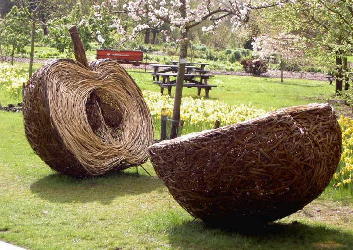 tom hare willow sculpture