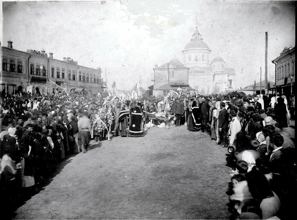 1913. Похороны в Алексеевке на Большой Троицкой улице