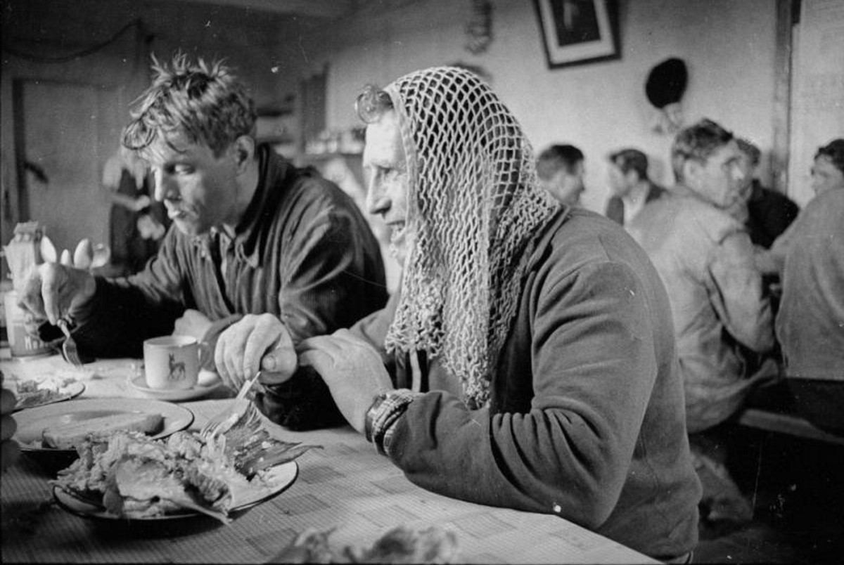1960-е. В столовой рыбацкой артели. Архангельская область