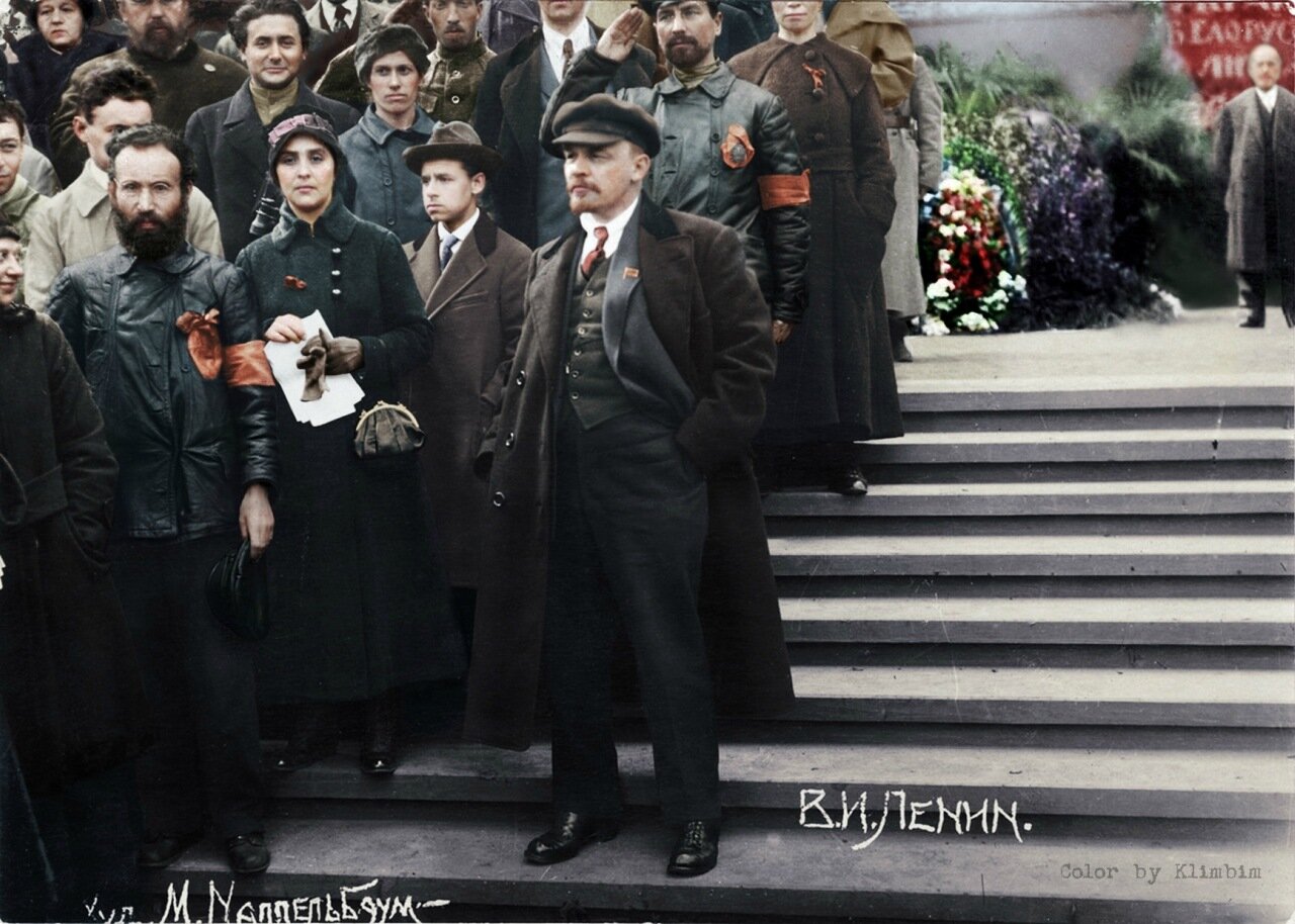 12. В.И.Ленин на параде войск Всевобуча. Москва, 25 мая 1919 года