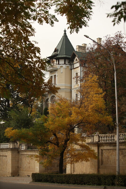 Бывшая дача Твалчрелидзе (она же дача Кшесинской). Кисловодск.