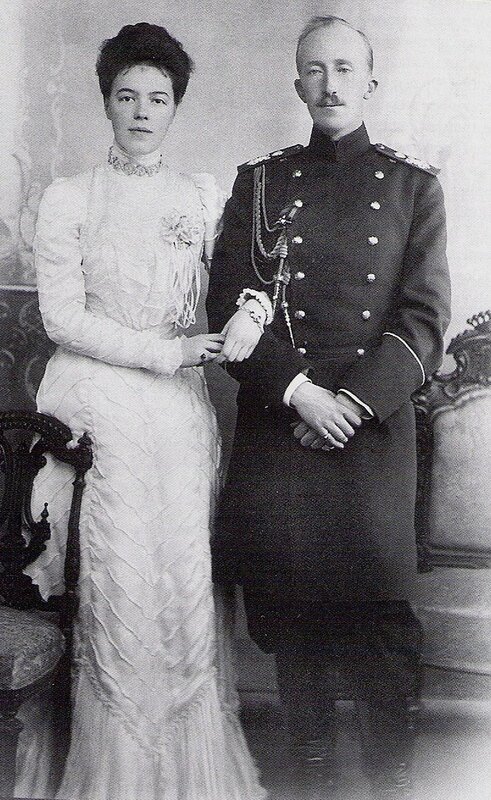 Ольга Александровна с первым мужем.