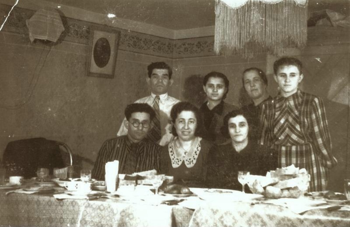 1953. Семейный портрет. Днепропетровск