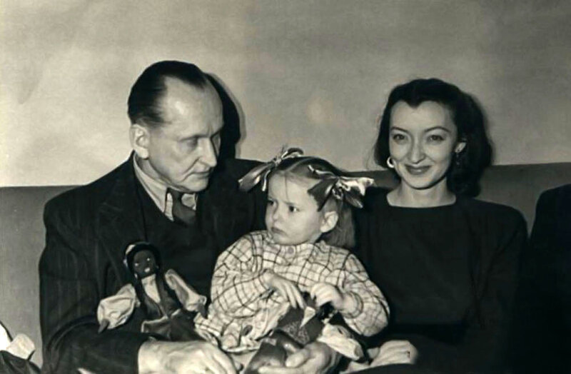 Александр и Лидия Вертинские с дочерью Машей.