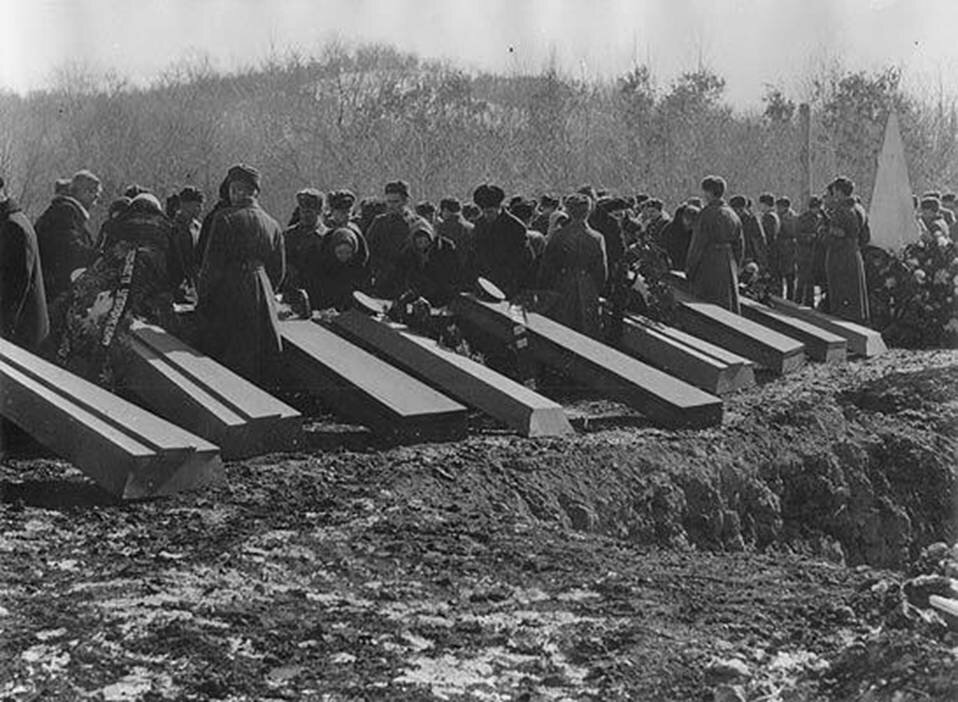 Уссурийск.Похороны погибших на Даманском пограничников. 1969.