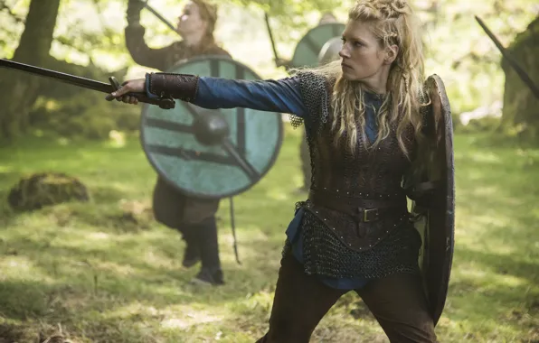 Обои Lagertha, Katheryn Winnick, меч, щит, Викинги, Vikings