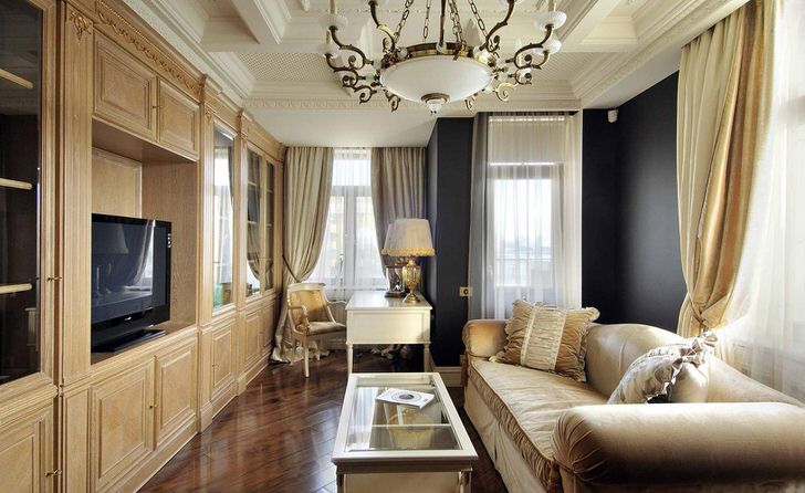 Гостевая комната в стиле ампир. Дизайнер смог из простой комнатушки небольших габаритов сделать эксклюзивную, роскошную гостиную.