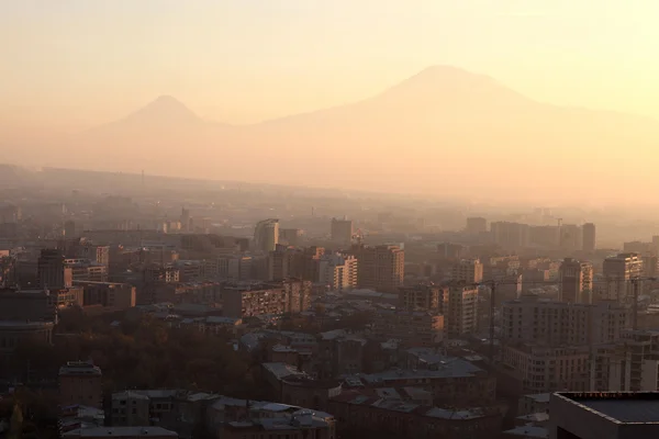 Ереван и гору Арарат — стоковое фото